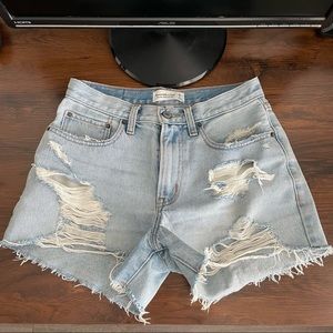 Abercrombie mid rise boyfriend short curve love size 26